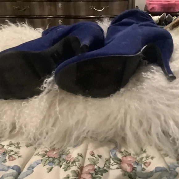 Boots - Picture 2 of 3